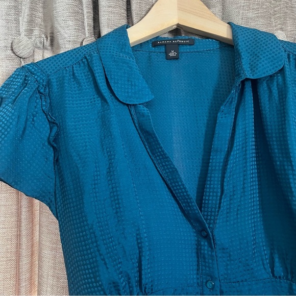 Banana Republic Teal Silk Polka Dot Tie Back Button-Up Blouse Size Medium - Picture 3 of 14